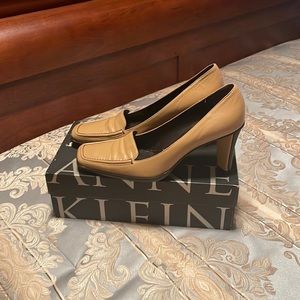 Anne Klein heel